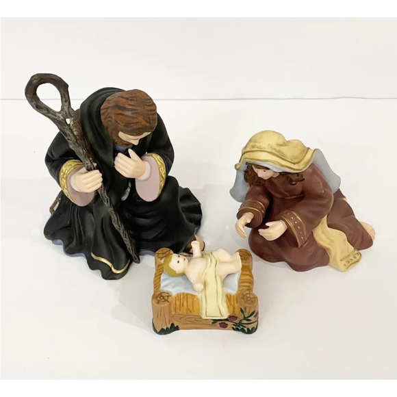 Thomas Kinkade Nativity Set - Picture 3 of 8